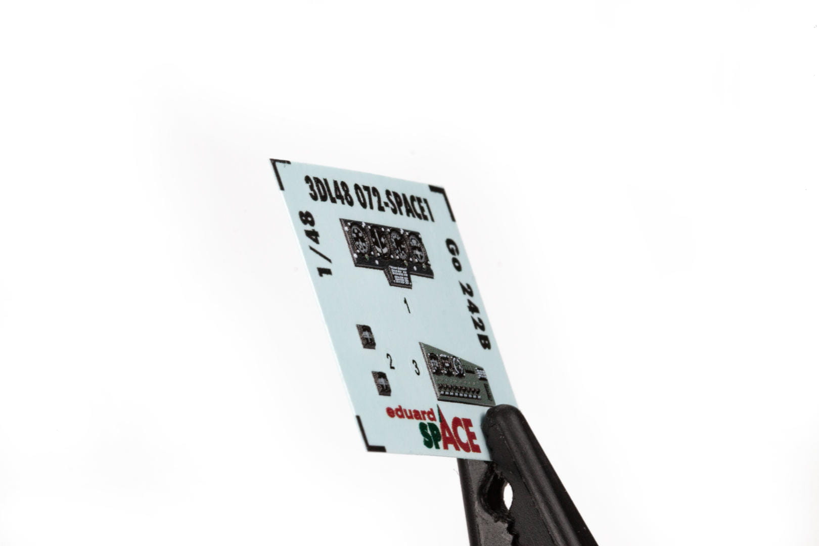 3dl48072_01_z2.jpg