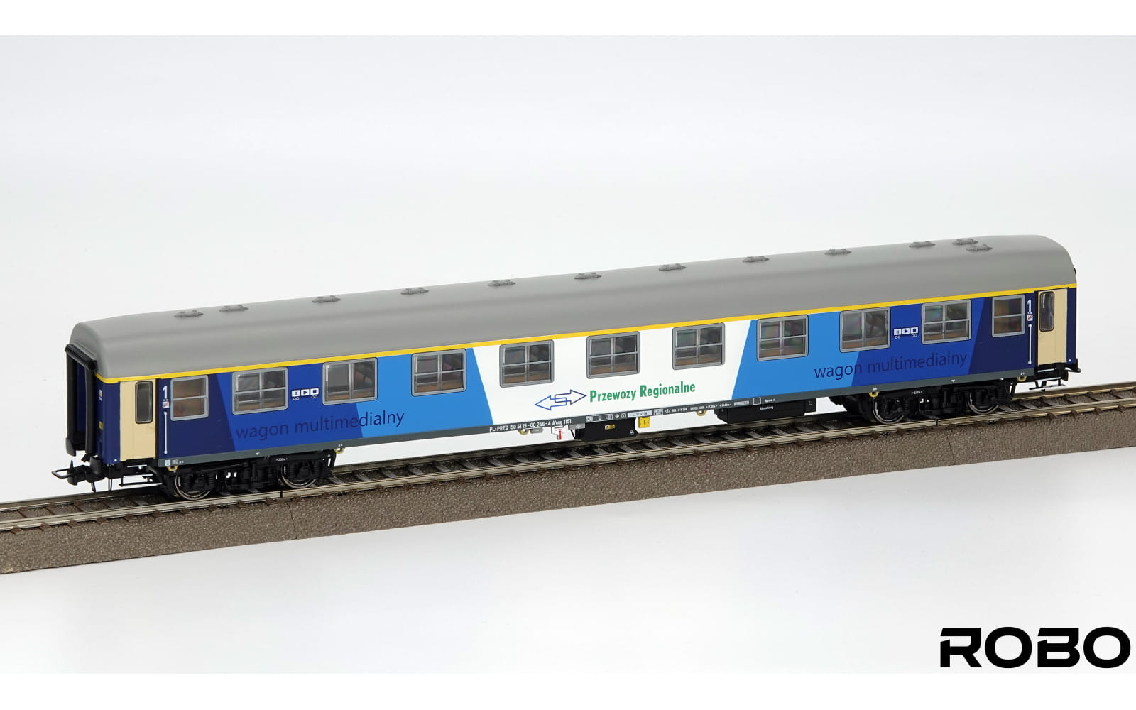 robo-212820-wagon-osobowy-przewozy-regionalne-2-kl-stacja-olsztyn-1.jpg