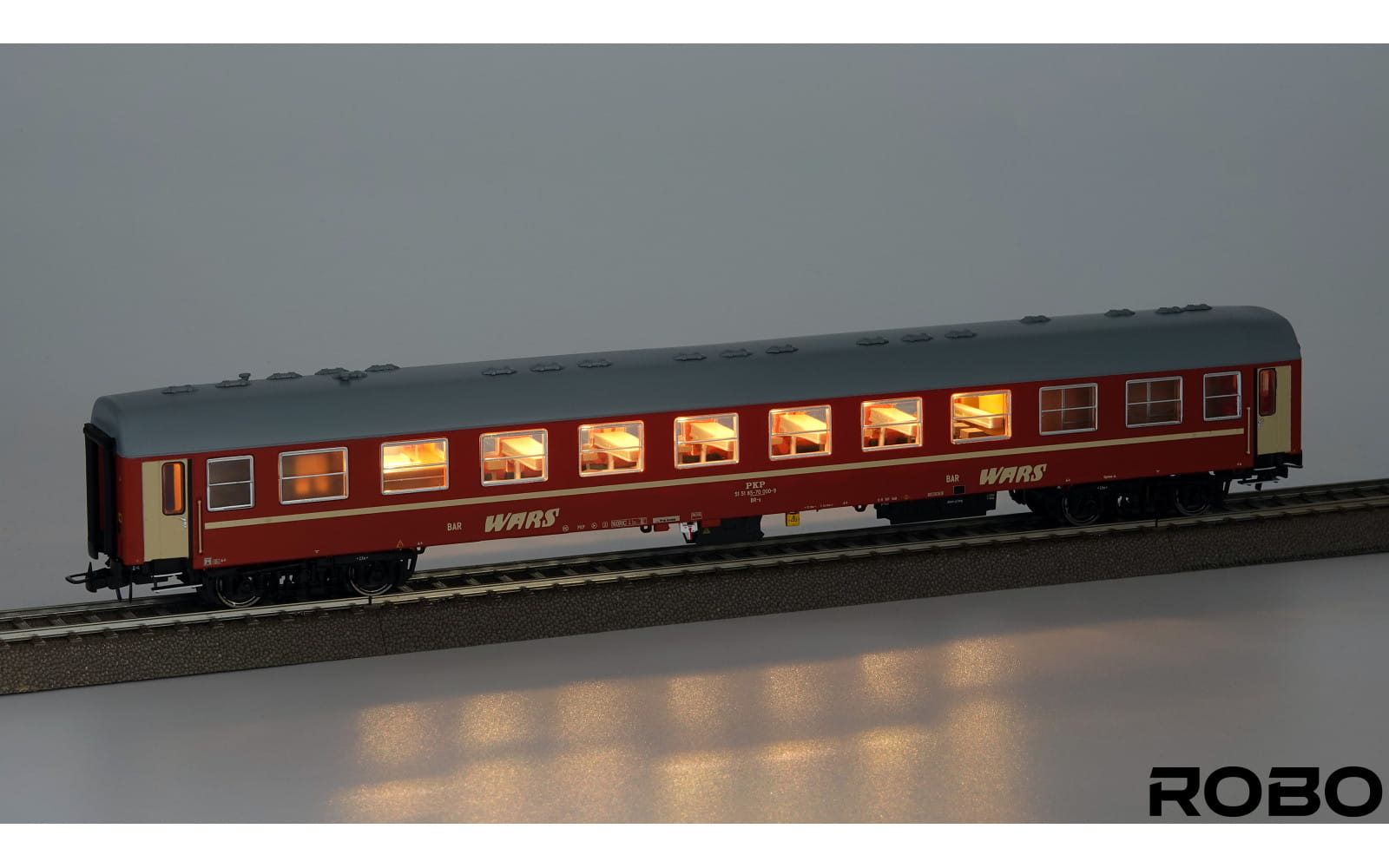 robo-260611-wagon-barowy-z-osw-wnetrza-1.jpg