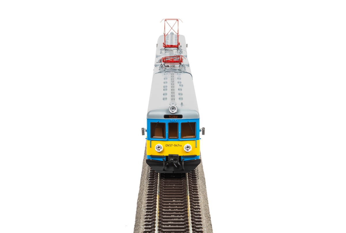 piko-51458-zespol-trakcyjny-en57-przewozy-regionalne-1.jpg