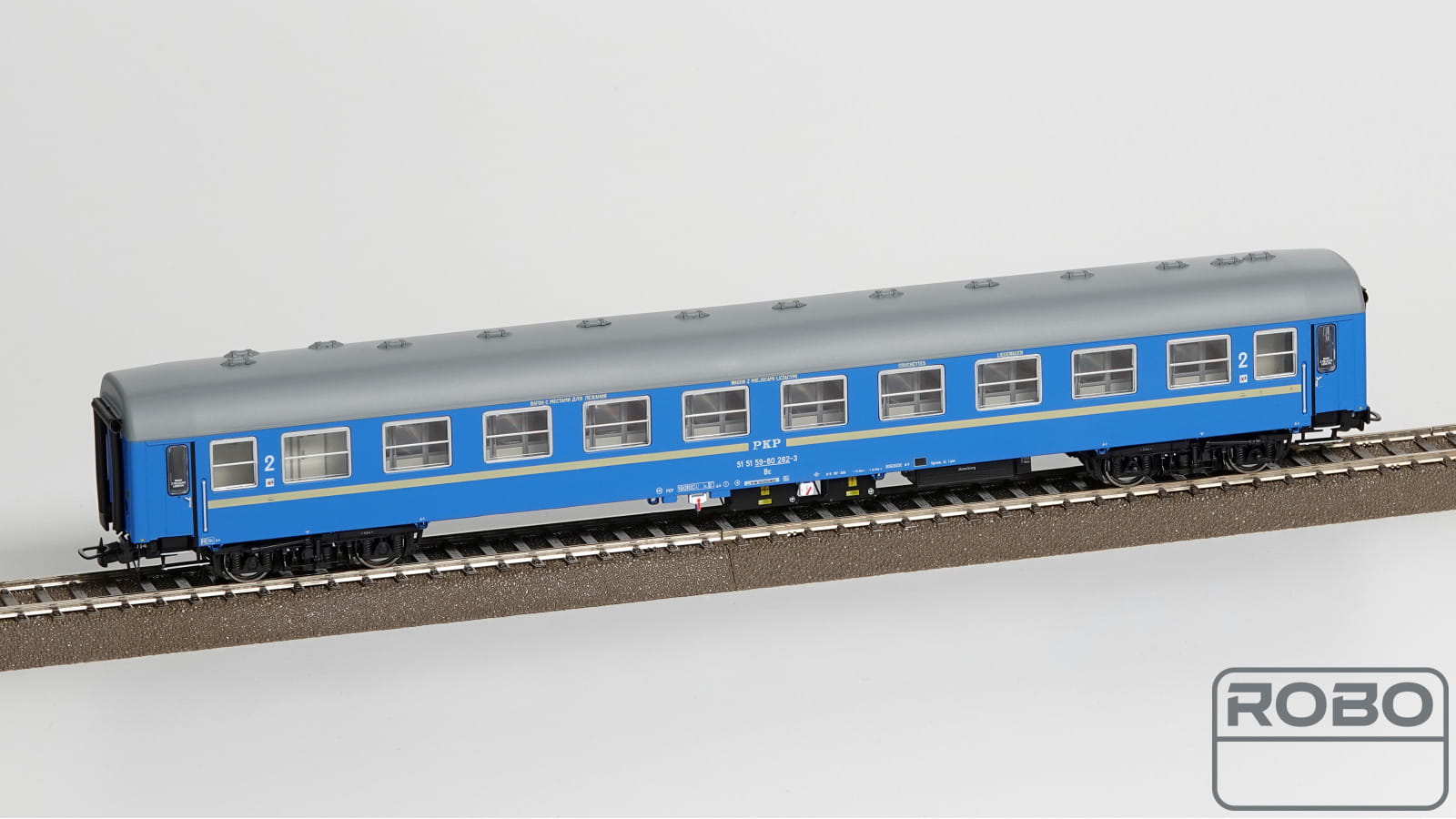 robo-244431-wagon-pkp-110ac-stacja-warszawa-grochow (1).jpg