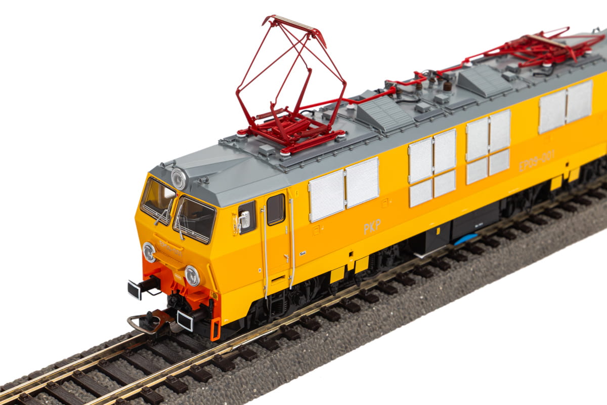 piko-97526-lokomotywa-104E-ep09-001-pkp-1.jpg