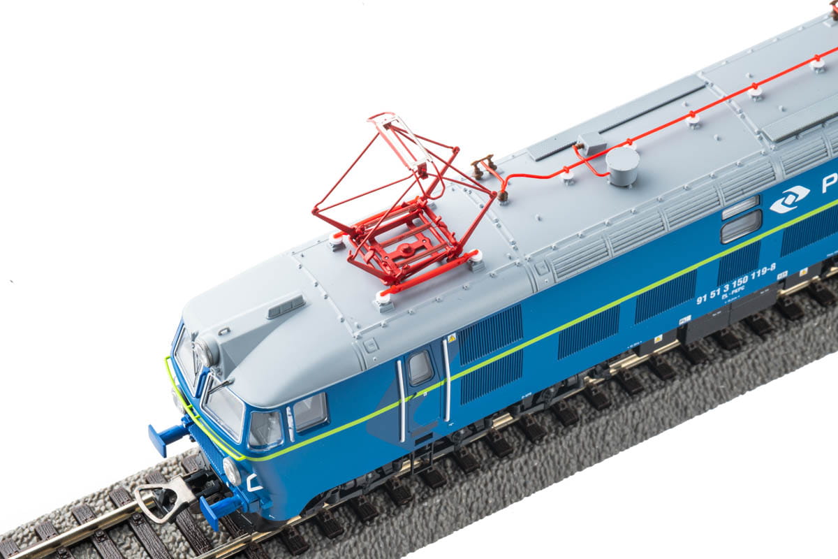 piko-96345-Lokomotywa-elektryczna-ET22-PKP-Cargo-01.jpg