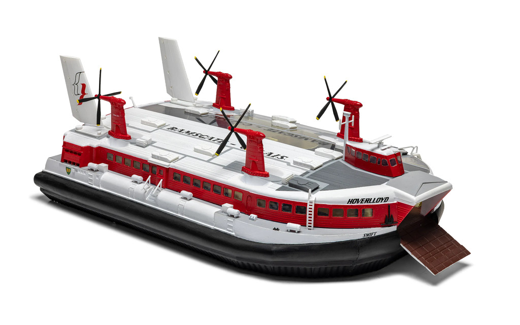 Airfix-09171V-Hovercraft (2).jpg