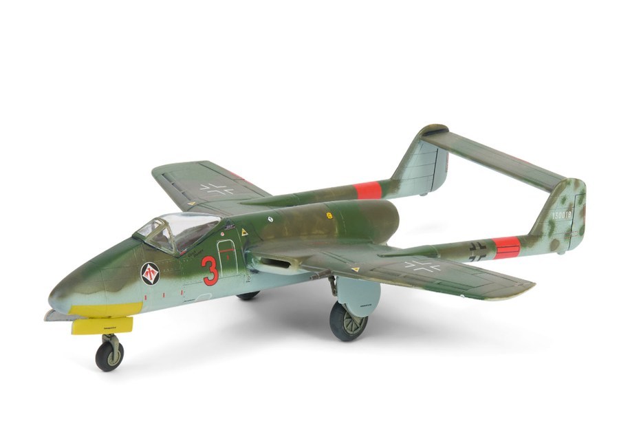 Revell-63761 (2).jpg