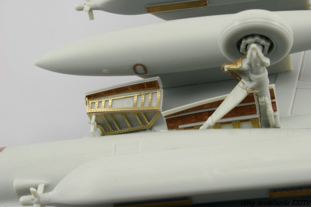 48681_white_06.JPG