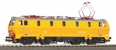 New models of locomotives and carriages from Piko